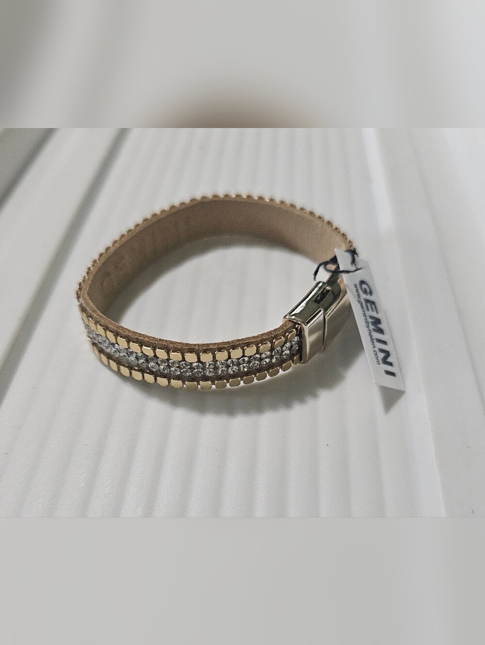 Designer magnet clasp easy to put on bracelet gold diamonds